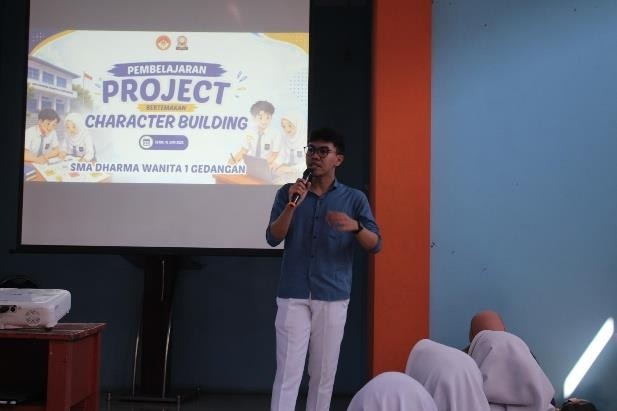 Alumni Inspirasi, Siswa Termotivasi: SMA Dharma Wanita 1 Gedangan Gelar Project Character Building