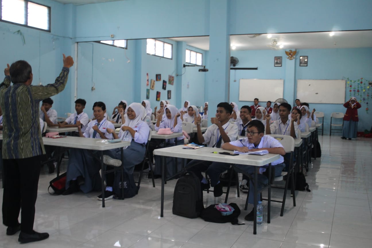 Perkuat Karakter dan Motivasi Belajar, Hari Kedua MPLS SMA Dharma Wanita 1 Gedangan Berlangsung Inspiratif