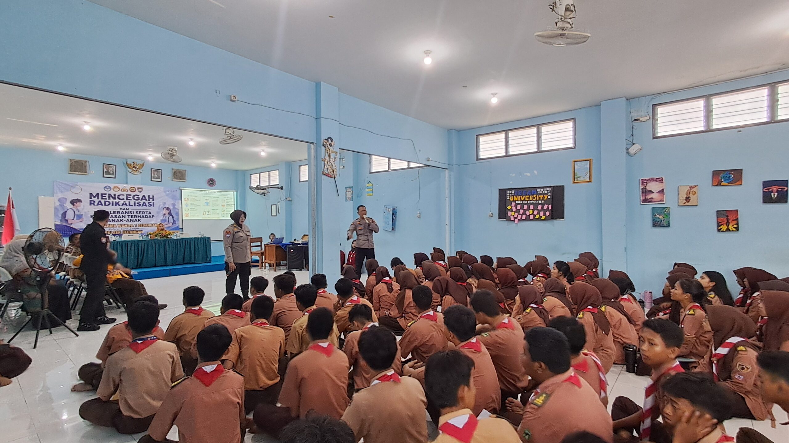 Sinergi SMA Dharma Wanita 1 Gedangan & Polsek Gedangan, Sidoarjo: Edukasi Siswa untuk Mencegah Radikalisme, Intoleransi, dan Kekerasan terhadap Anak